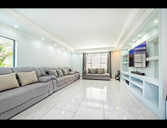 5 BEDROOM HOUSE FOR SALE IN AMANDELSIG